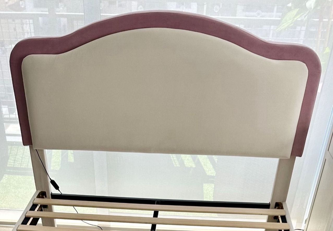 NEW Full Size Bed (white and pink)