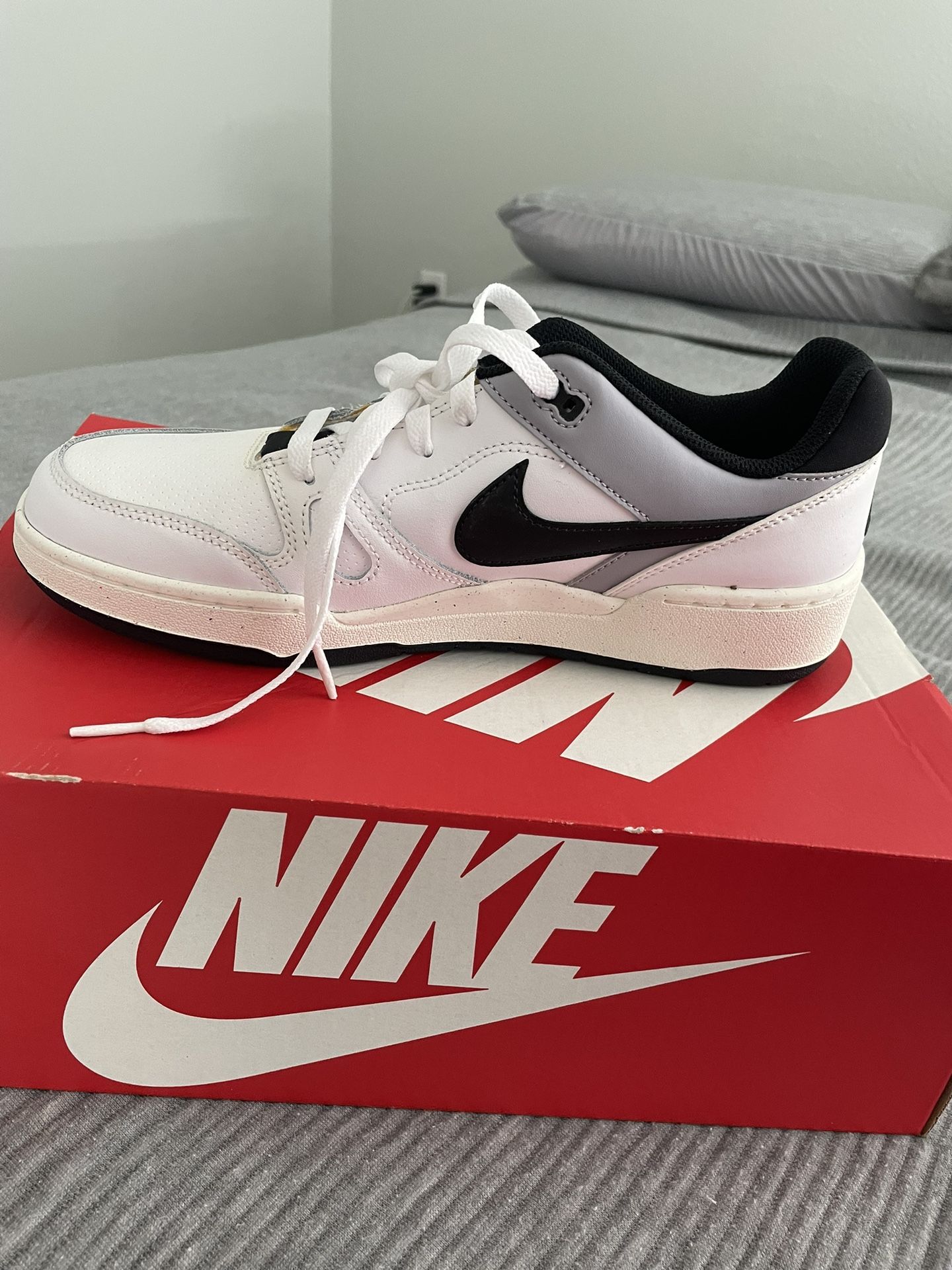 New ! Nike Full Force Lo Men’s. Size 9