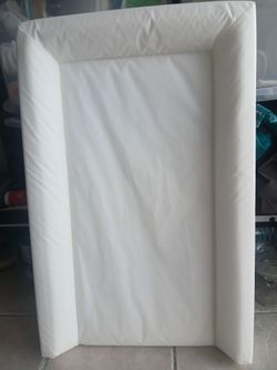 Baby mat pad. 80 % NEW
