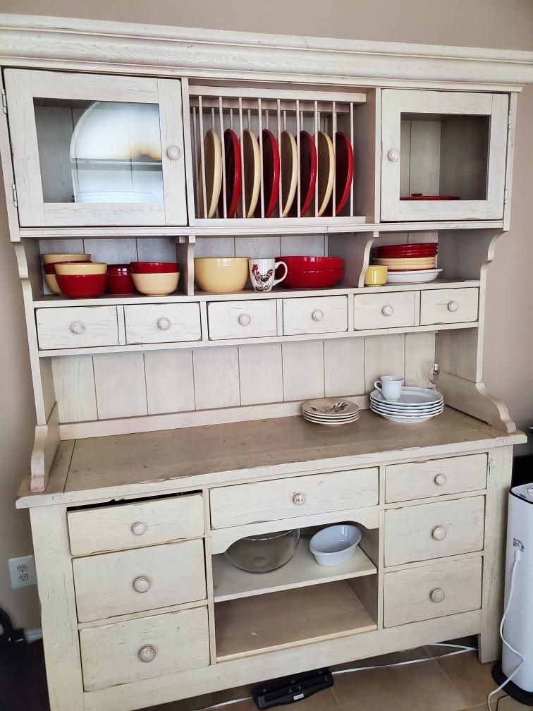 Farmhouse Style Table And Hutch