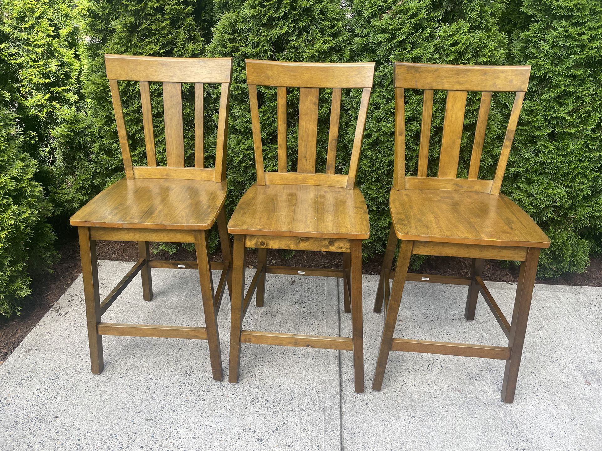 3 Solid Wood Counter Top Chairs in Good condition 23.5 in H seat