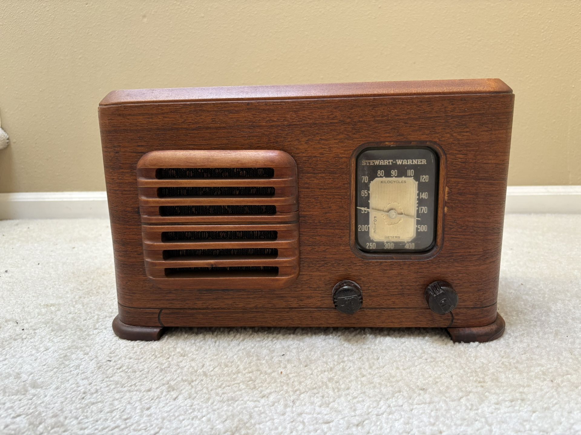 Antique Stewart Warner Radio police broadcast and short wave radio