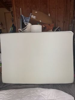 Mattress Queen Like New $65 Super Comfy