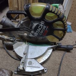 Hitachi C10FCH2 Saw