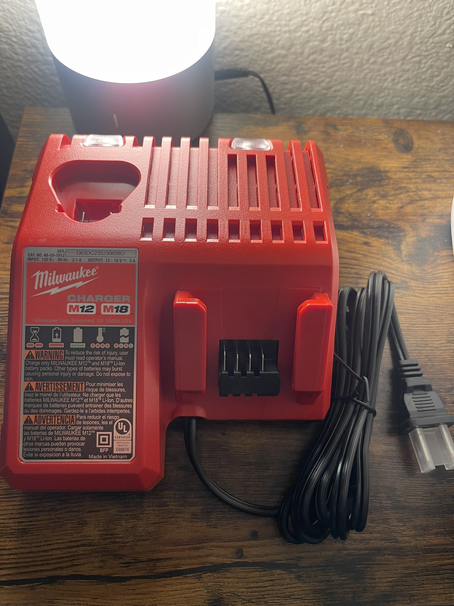 M12 and M18 12-Volt/18-Volt Lithium-Ion Multi-Voltage Battery Charger