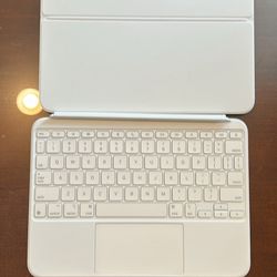 iPad Magic Keyboard folio