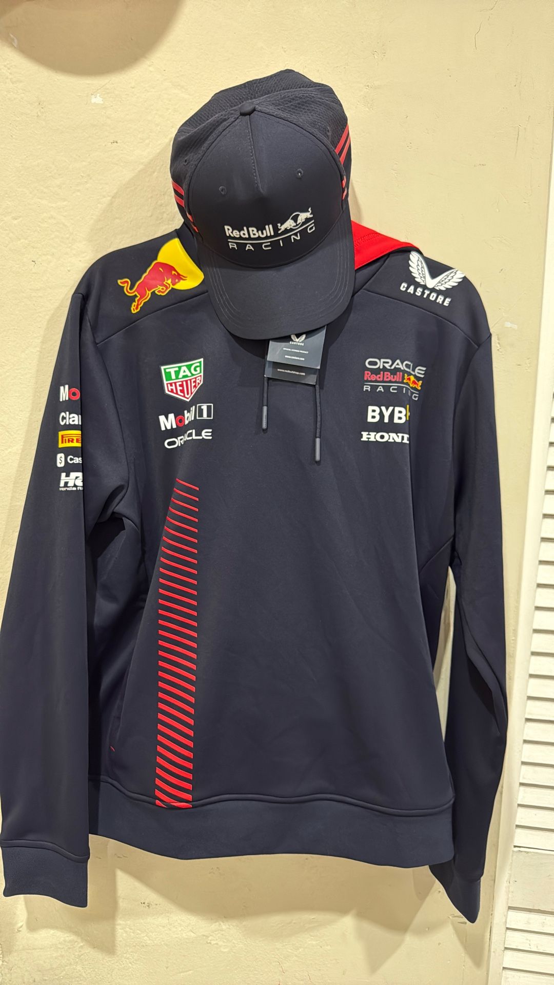 Jacket And Cap Red Bull Racing 