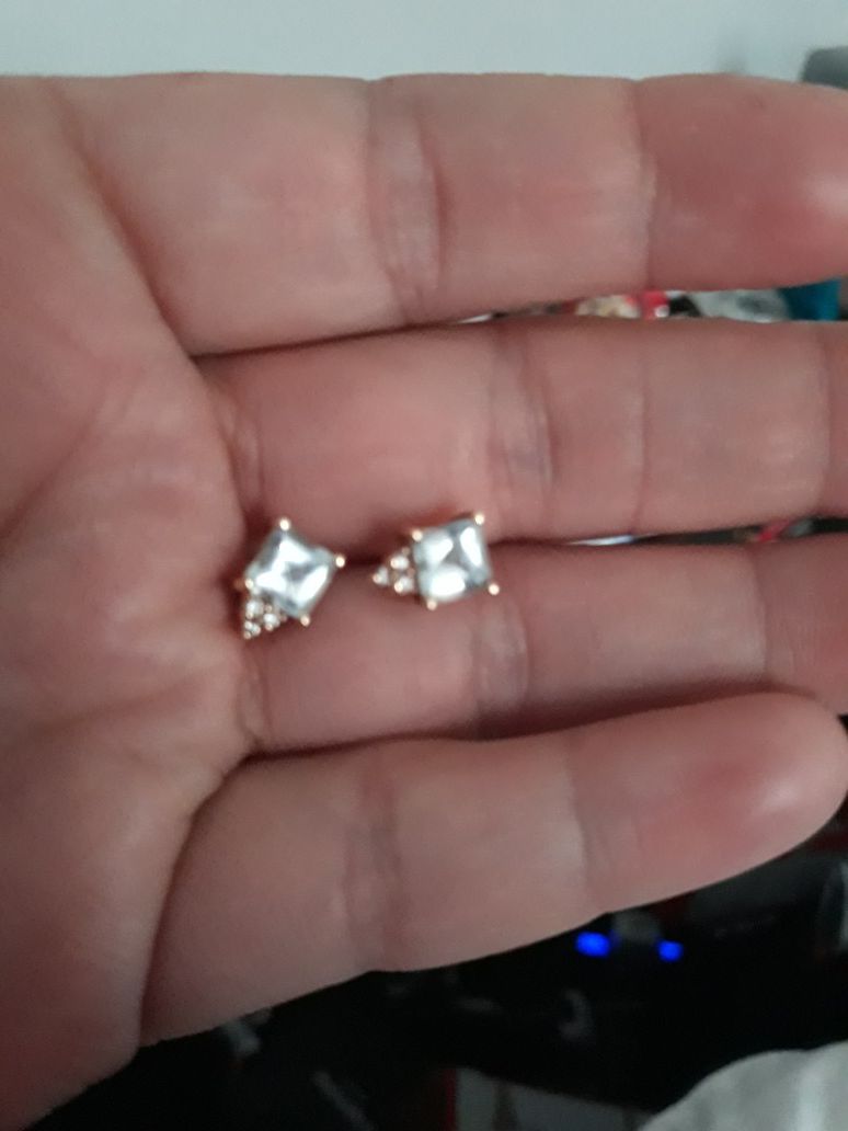 Diamond 14k gold earrings
