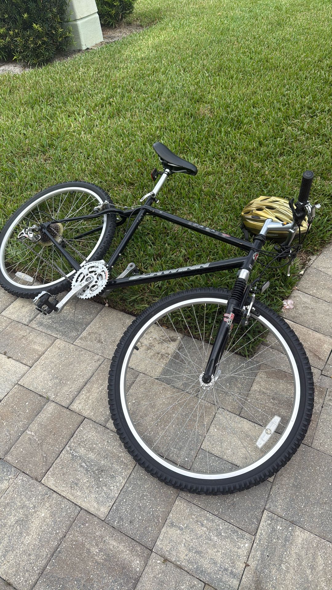 Schwinn mountain Bike And Helmet