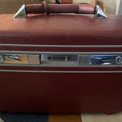 Samsonite Profile II Train Case - Red/Burgundy w/ Travel Tag & Key