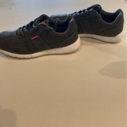 Men’s 8 Levi  Shoes