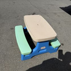 Little tikes Picnic Table & Slide 