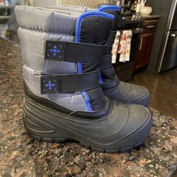 SNOW BOOTS FOR KIDS SIZE 13