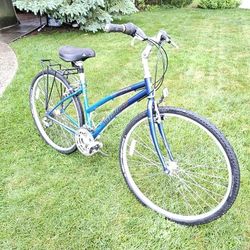 Specialized Crossroads 27" Hybrid Bike.  Lite Weight 