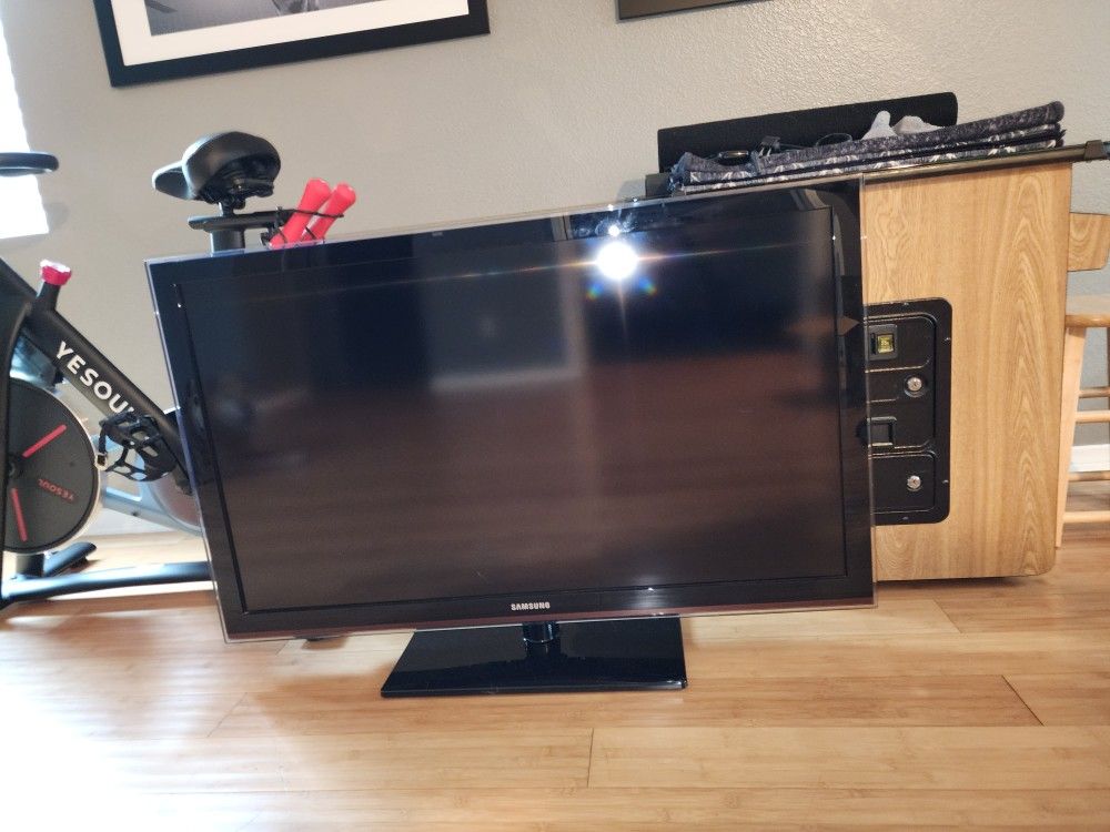 Samsung 46" LCD 1080p TV