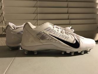NEW Alpha Pro White/Black Football Cleats (S:16) BOX INCLUDED. GREAT HOLIDAY GIFT!
