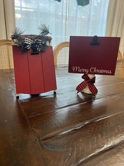 “Handmade Christmas photo stands
