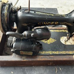 Antique Singer sewing Machine 