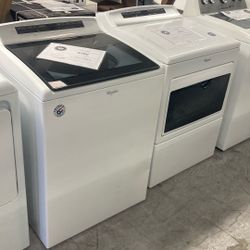 Whirlpool Set Washer And Electric Dryer
