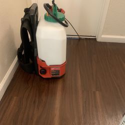 Tank Sprayer. 
