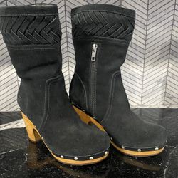 UGG SUEDE BOOTS Women’s Sz 6