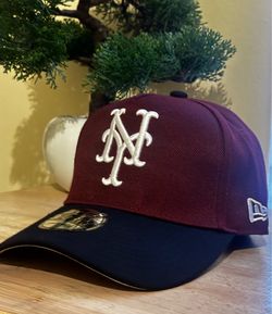 New Era New York Mets 9FORTY Adjustable Snapback Hat Burgundy/Black