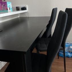 black table For Sale !