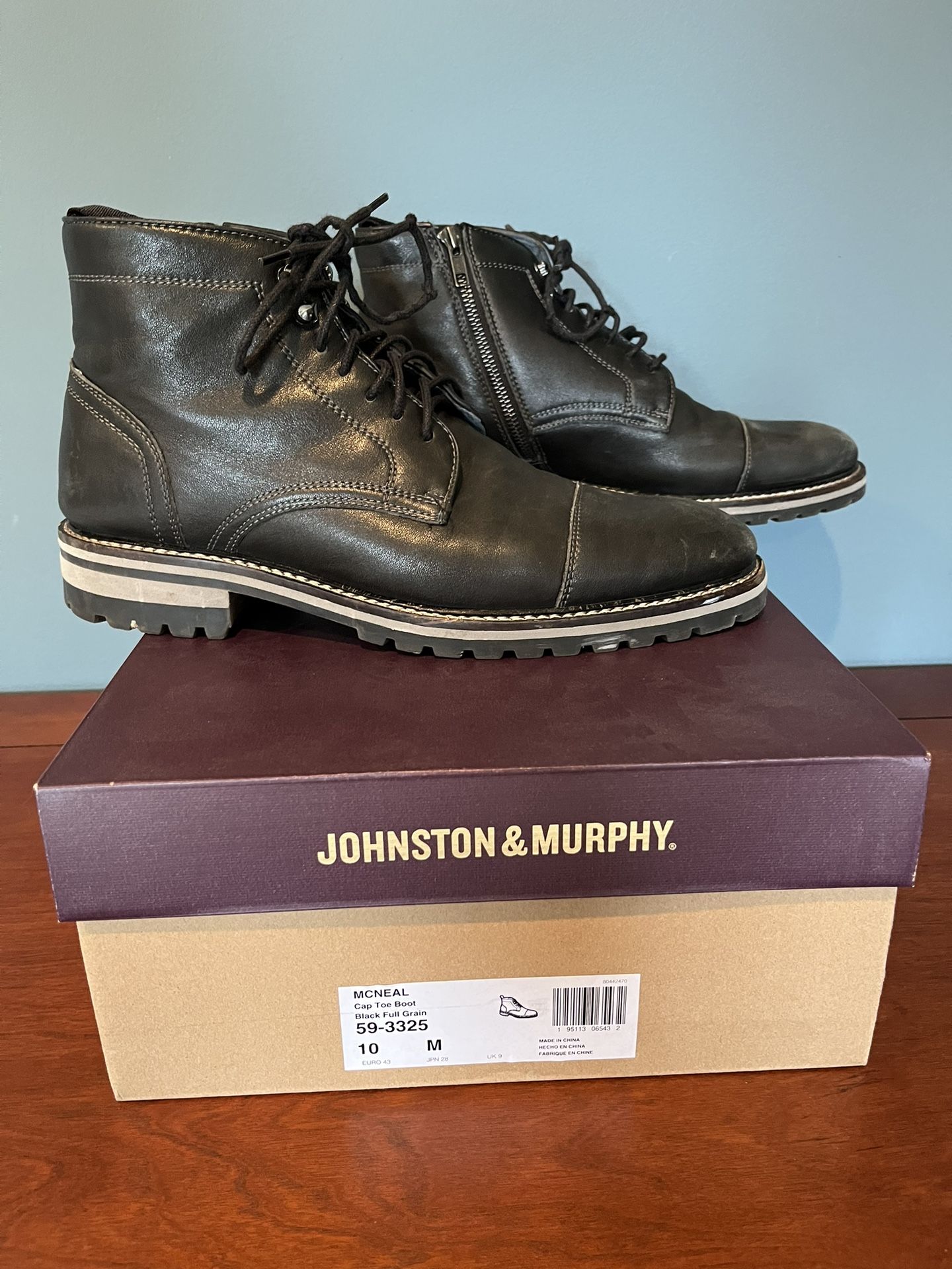 Johnston & Murphy men size 10 black leather boots