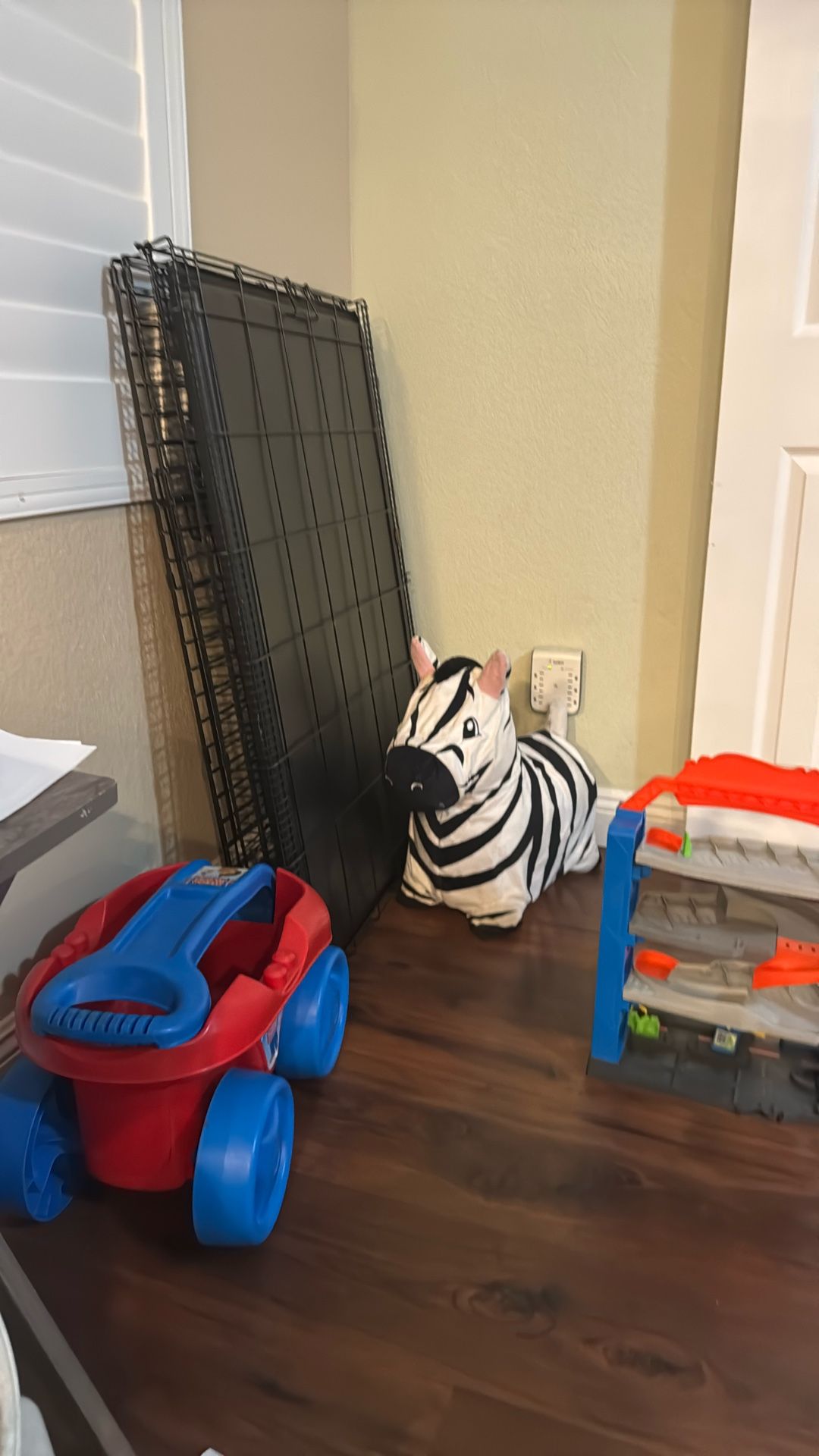 Large Dog Crate – Great Condition