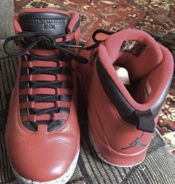 Air Jordan 10 in excellent condition no pets or dogs smoke free home!!! No low balling plz size 10.5
