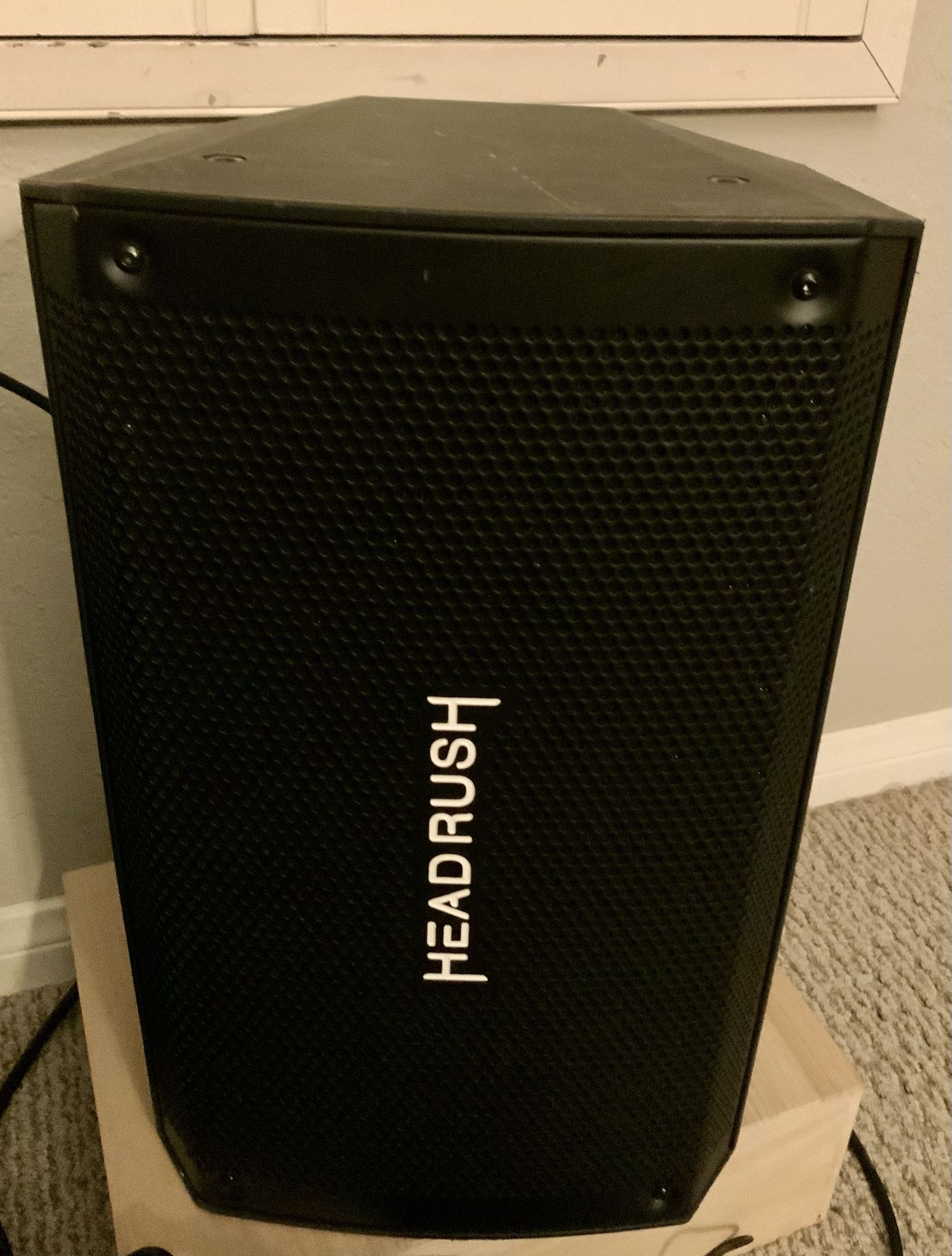 HEADRUSH 2000 WATT POWERED FRFR SPEAKER FOR GUITAR, DRUMS, KEYS OR MULTI EFFECTS PEDALS