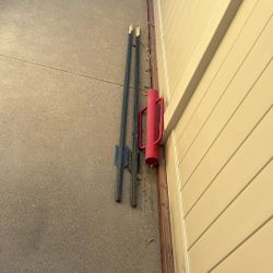 6’ Steel Fence Posts (2) And Fence Post Hammer