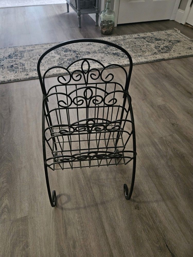 Wire Magazie Rack