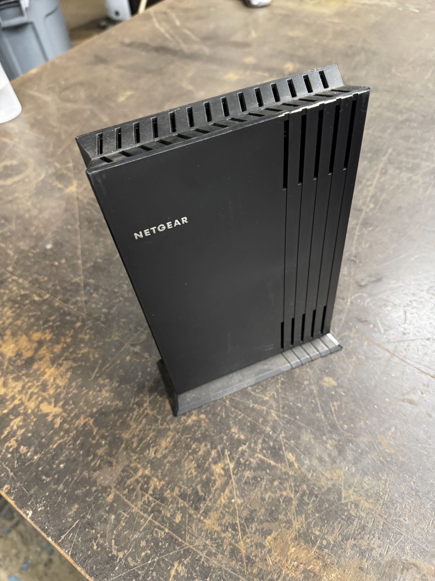 NETGEAR Nighthawk WiFi Extender. 5.0 GHz & 2.4 GHz