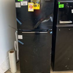 MAGIC CHEF HMDRB TOP FREEZER REFRIGERATOR 80