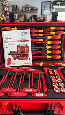Wiha 32800 Master Electrician Insulated Tool Set w/ Rolling Case