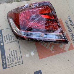 Honda Civic driver tail light13-15