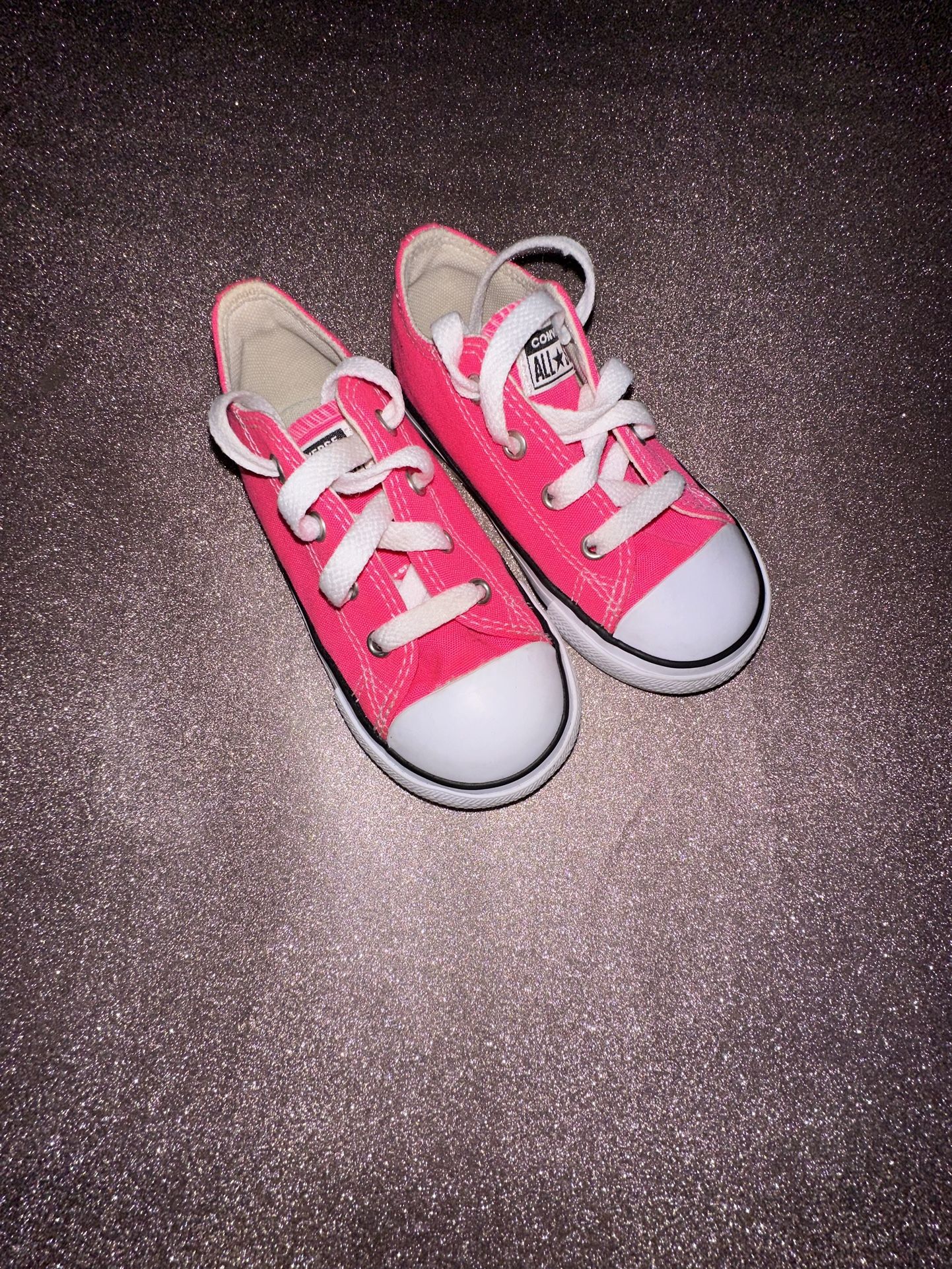 Little Girls Pink Converse ( Like new)