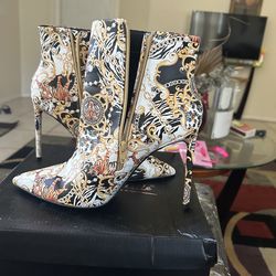 Woman ankle boots