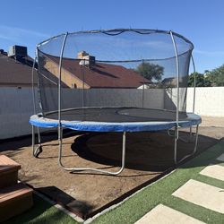15’ Trampoline