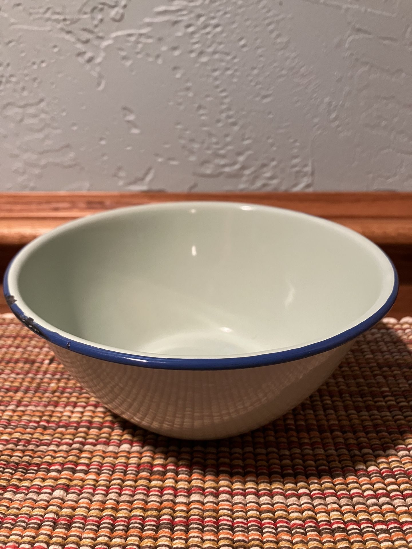 Vintage Enamel Bowl (NEVCO) - Mint Pastel Green