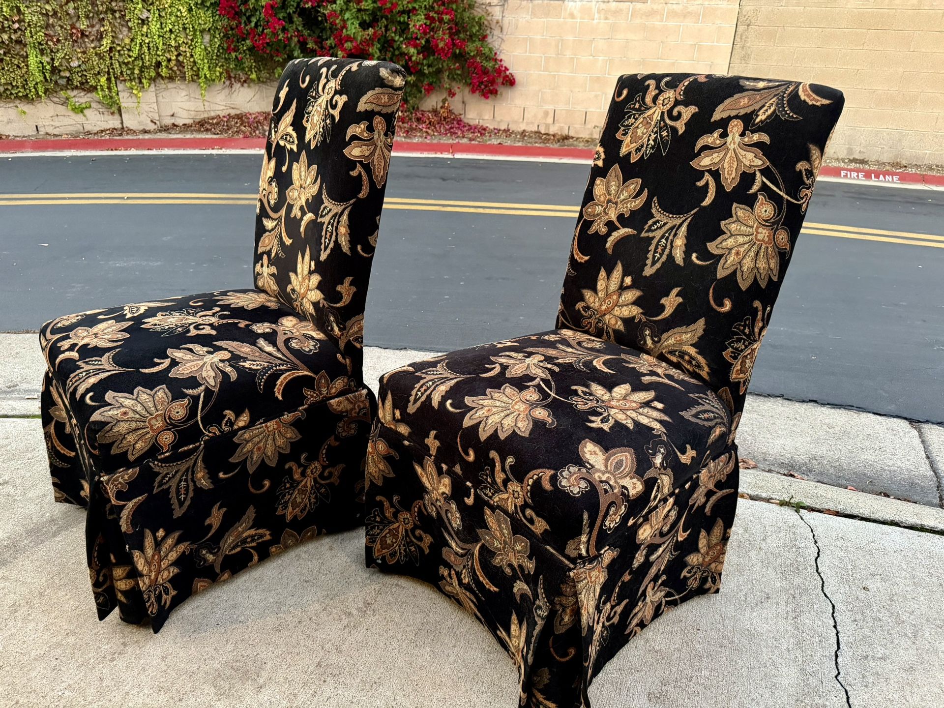 A Set Of Beautiful Dining room Chairs