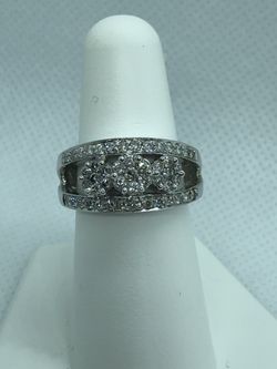 14k white gold diamond ring