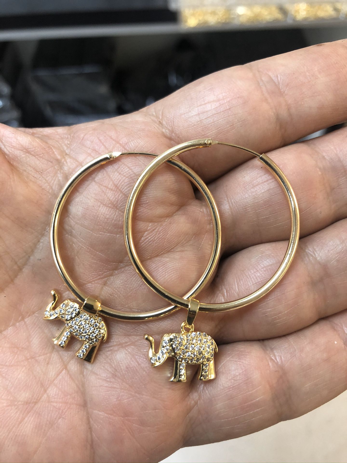 New arrival beautiful hoops earring with pave cz stones elephants 🐘 charms best quality ❤️❤️❤️14k gold filled hypoallergenic (hoop Available in diffe