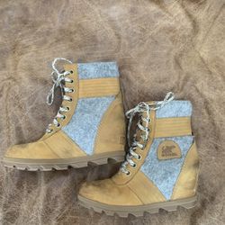 Sorel Boots 8.5