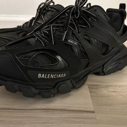 BALENCIAGA MEN'S TRACK SNEAKER IN BLACK