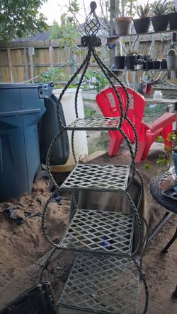 4-Tier Hanging Metal Plant Stand