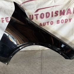 2016-2017-2018-2019-2020-2021- 2022 MERCEDES BENZ GLC GLC300 RIGHT PASSENGER SIDE FENDER OEM