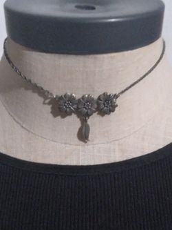 Flowers And Feather Necklace 