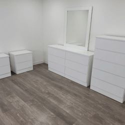 DRESSER WITH MIRROR, CHEST AND TWO NIGHSTANDS 
